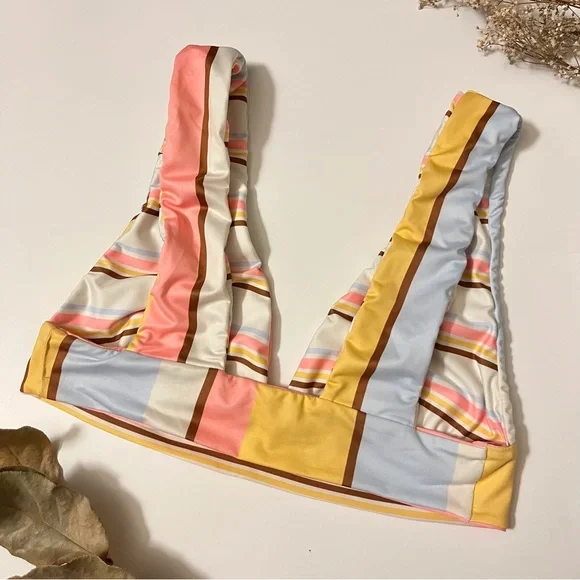 Billabong bikini top- reversible! - Picture 5 of 6